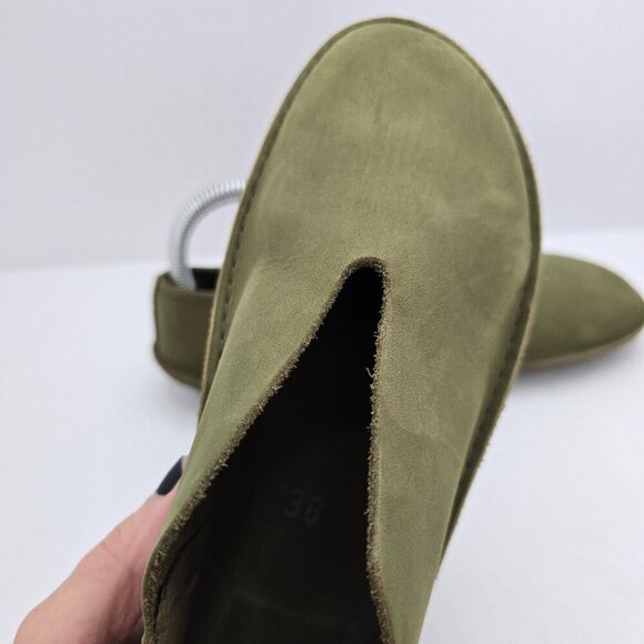 Loints of Holland | minimalist olive green leather slip-on flats shoes | WMS 7 - Picture 5 of 11